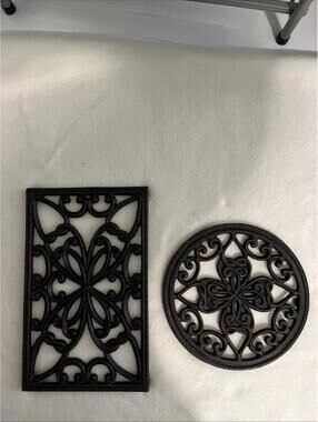 Cast Iron Set of 2 Trivets Celtic Knots Heart Hot Pad or Plant Stand